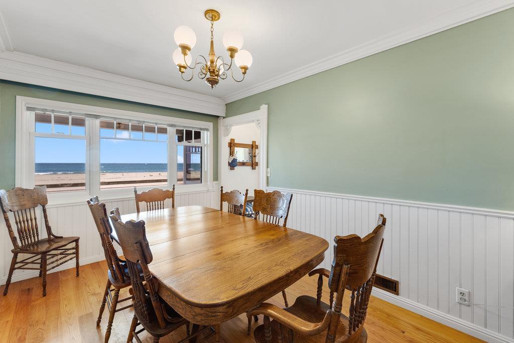 Detail Gallery Image 10 of 38 For 325 Beach Dr, Aptos,  CA 95003 - 4 Beds | 2/1 Baths