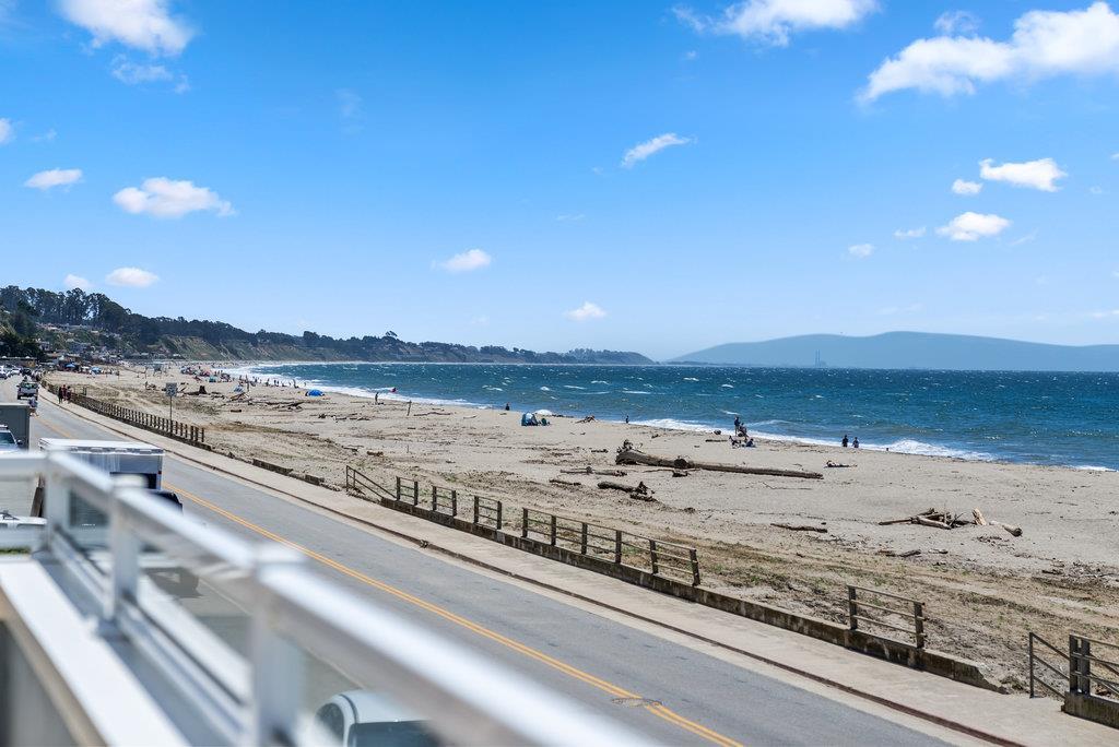 Detail Gallery Image 11 of 38 For 325 Beach Dr, Aptos,  CA 95003 - 4 Beds | 2/1 Baths