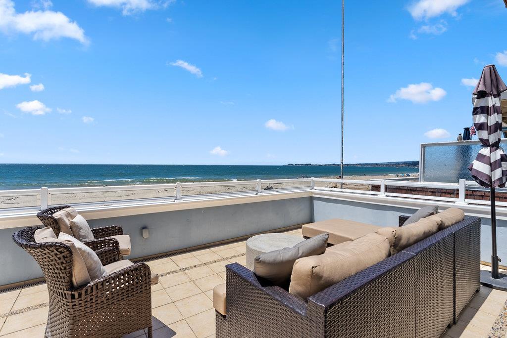Detail Gallery Image 13 of 38 For 325 Beach Dr, Aptos,  CA 95003 - 4 Beds | 2/1 Baths