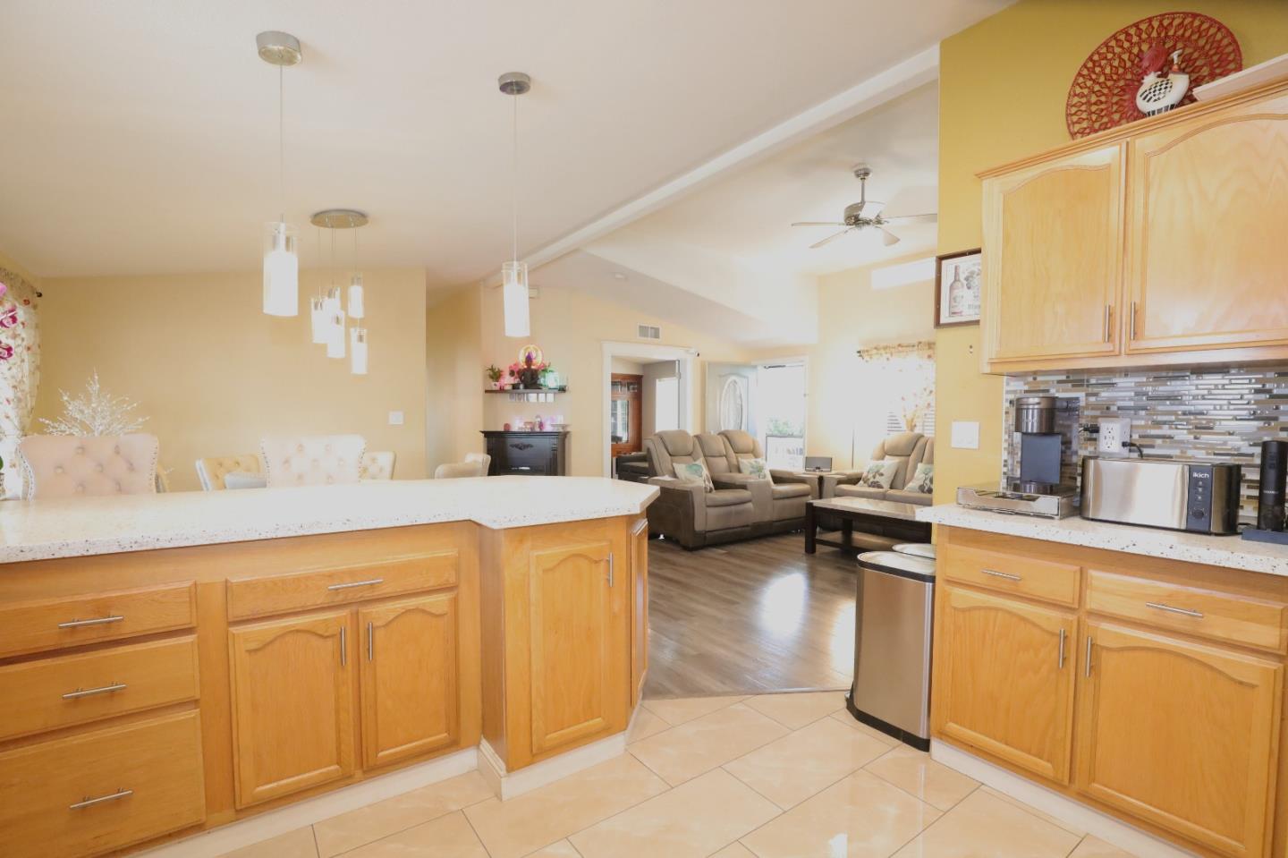 Detail Gallery Image 12 of 61 For 165 Blossom Hl #104,  San Jose,  CA 95123 - 3 Beds | 2 Baths