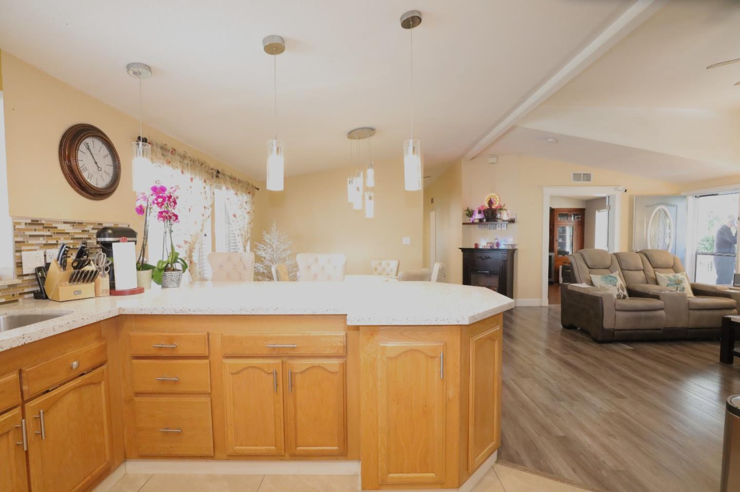 Detail Gallery Image 13 of 61 For 165 Blossom Hl #104,  San Jose,  CA 95123 - 3 Beds | 2 Baths