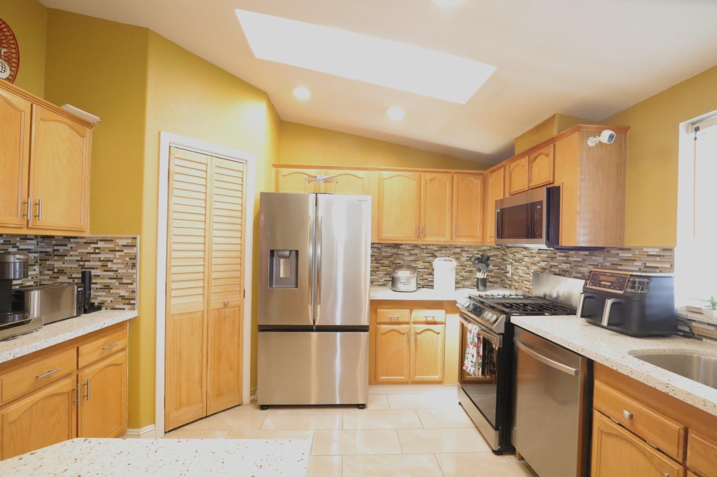 Detail Gallery Image 18 of 61 For 165 Blossom Hl #104,  San Jose,  CA 95123 - 3 Beds | 2 Baths