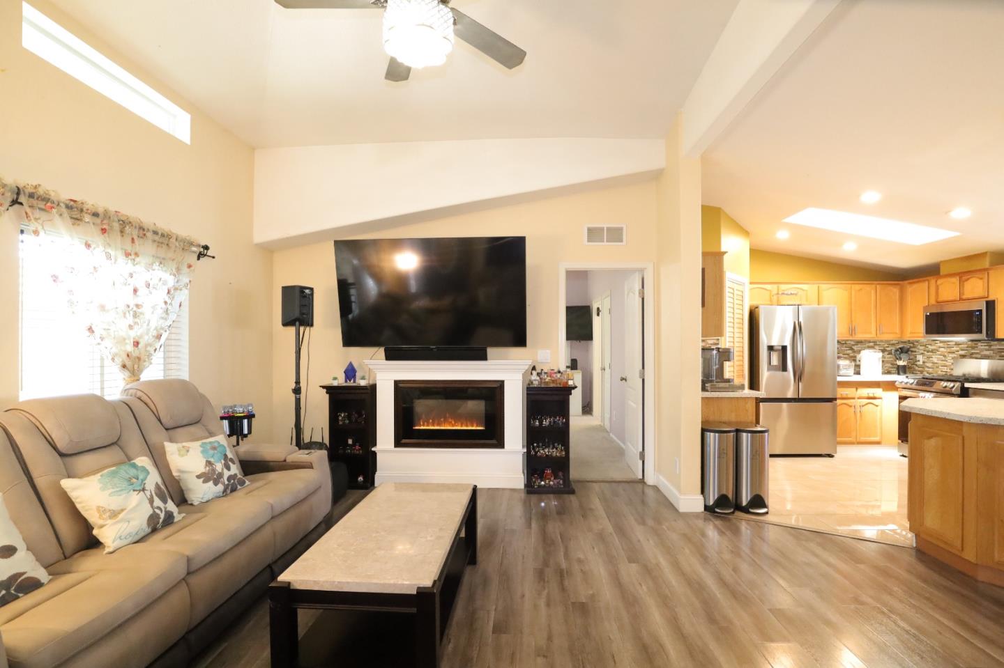 Detail Gallery Image 22 of 61 For 165 Blossom Hl #104,  San Jose,  CA 95123 - 3 Beds | 2 Baths