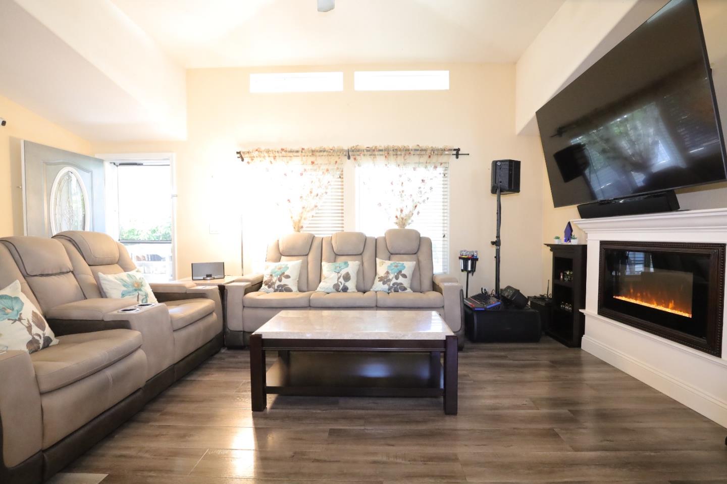 Detail Gallery Image 24 of 61 For 165 Blossom Hl #104,  San Jose,  CA 95123 - 3 Beds | 2 Baths