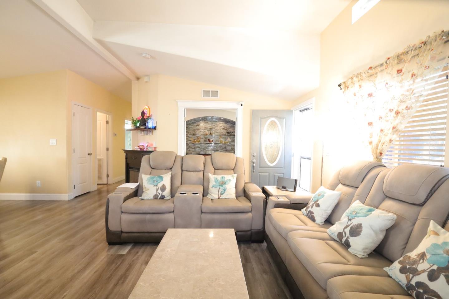 Detail Gallery Image 25 of 61 For 165 Blossom Hl #104,  San Jose,  CA 95123 - 3 Beds | 2 Baths
