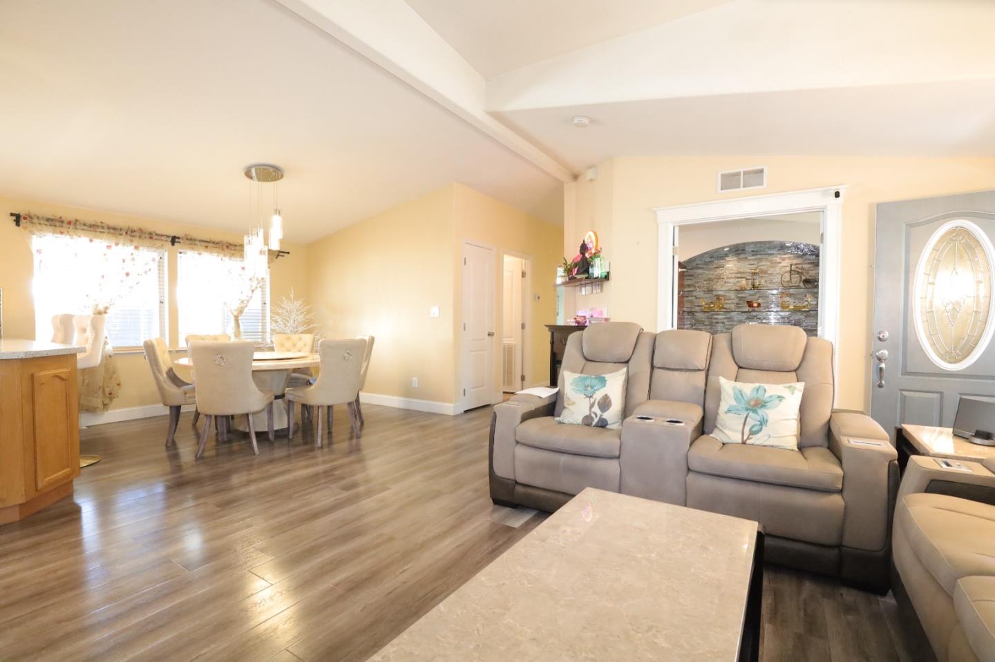 Detail Gallery Image 26 of 61 For 165 Blossom Hl #104,  San Jose,  CA 95123 - 3 Beds | 2 Baths