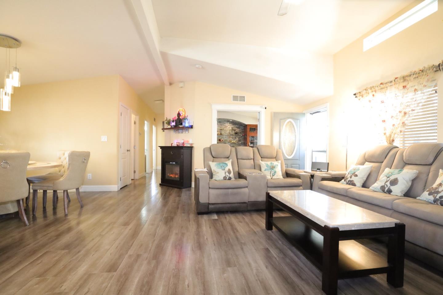 Detail Gallery Image 34 of 61 For 165 Blossom Hl #104,  San Jose,  CA 95123 - 3 Beds | 2 Baths