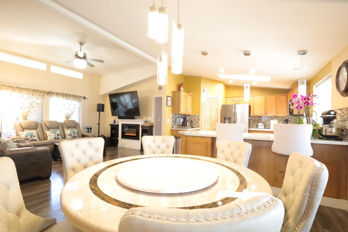 Detail Gallery Image 36 of 61 For 165 Blossom Hl #104,  San Jose,  CA 95123 - 3 Beds | 2 Baths