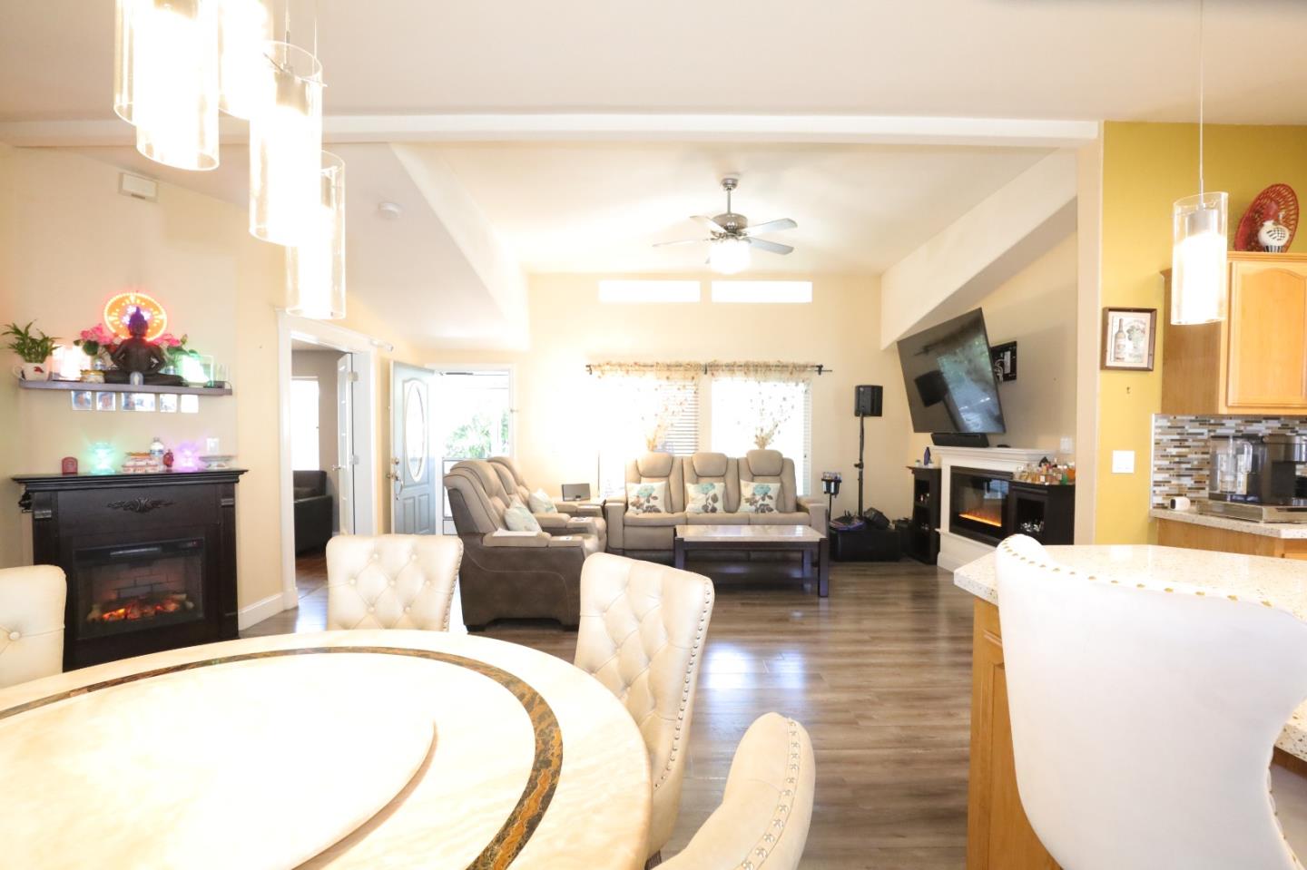 Detail Gallery Image 38 of 61 For 165 Blossom Hl #104,  San Jose,  CA 95123 - 3 Beds | 2 Baths