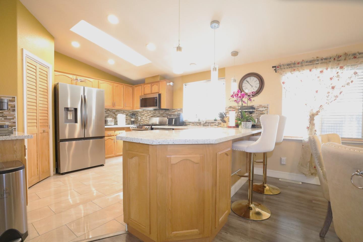 Detail Gallery Image 6 of 61 For 165 Blossom Hl #104,  San Jose,  CA 95123 - 3 Beds | 2 Baths