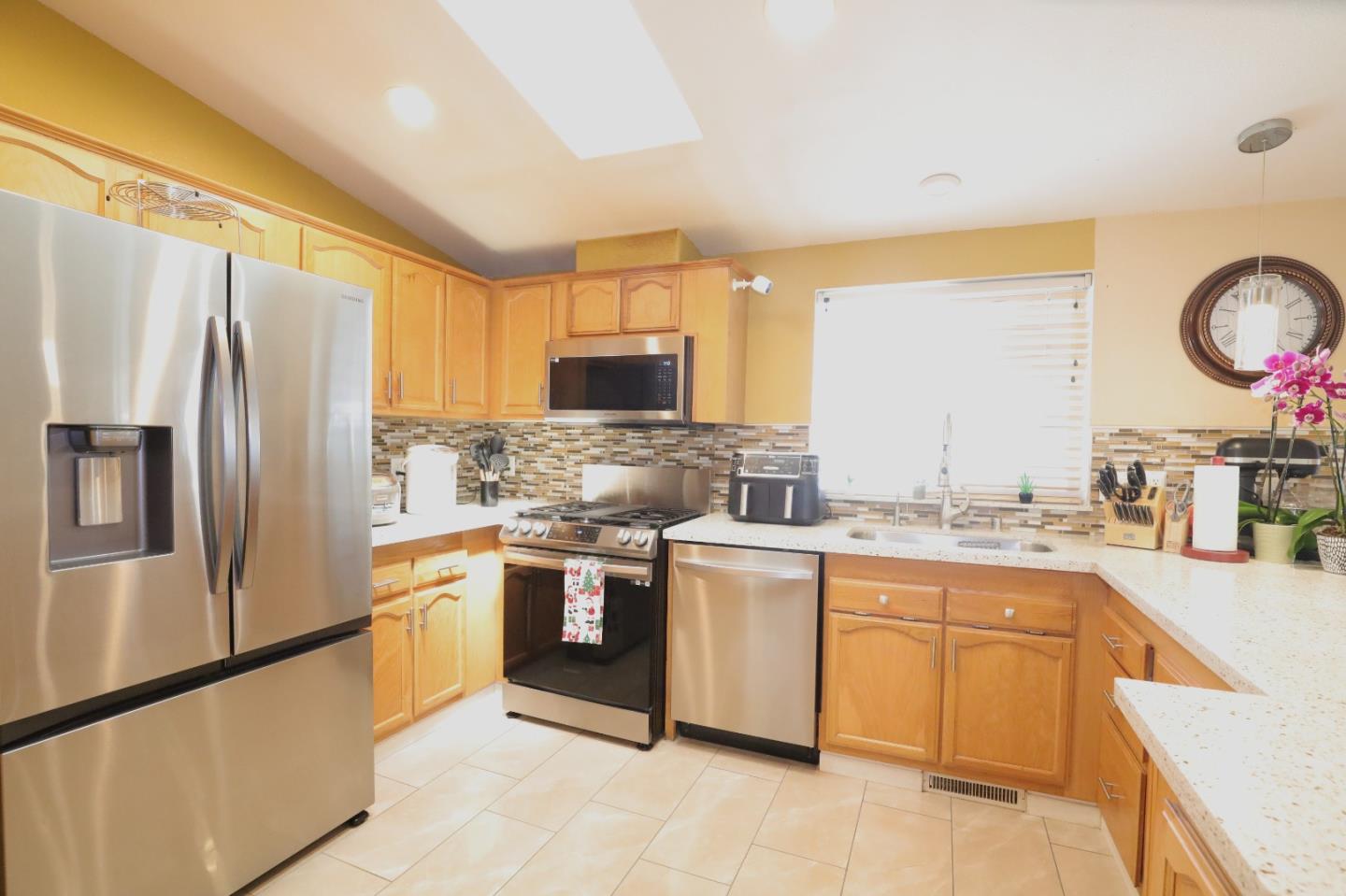 Detail Gallery Image 7 of 61 For 165 Blossom Hl #104,  San Jose,  CA 95123 - 3 Beds | 2 Baths