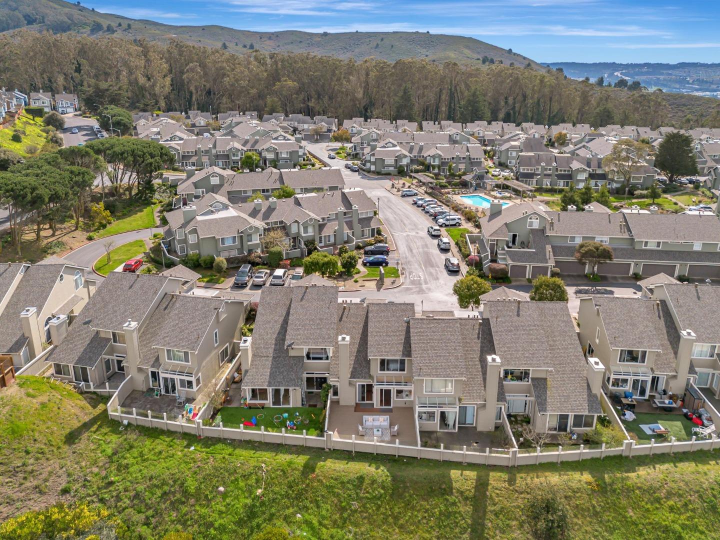 Detail Gallery Image 37 of 44 For 110 Cityview Dr, Daly City,  CA 94014 - 2 Beds | 3 Baths