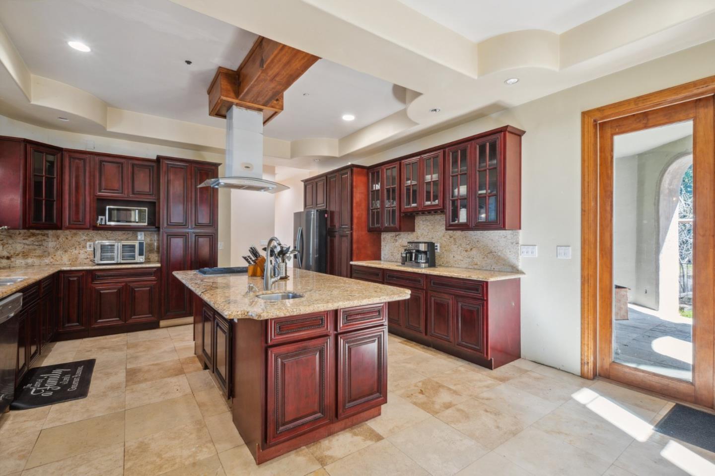 Detail Gallery Image 13 of 51 For 24541 Miller Hill Rd, Los Gatos,  CA 95033 - 5 Beds | 5/1 Baths