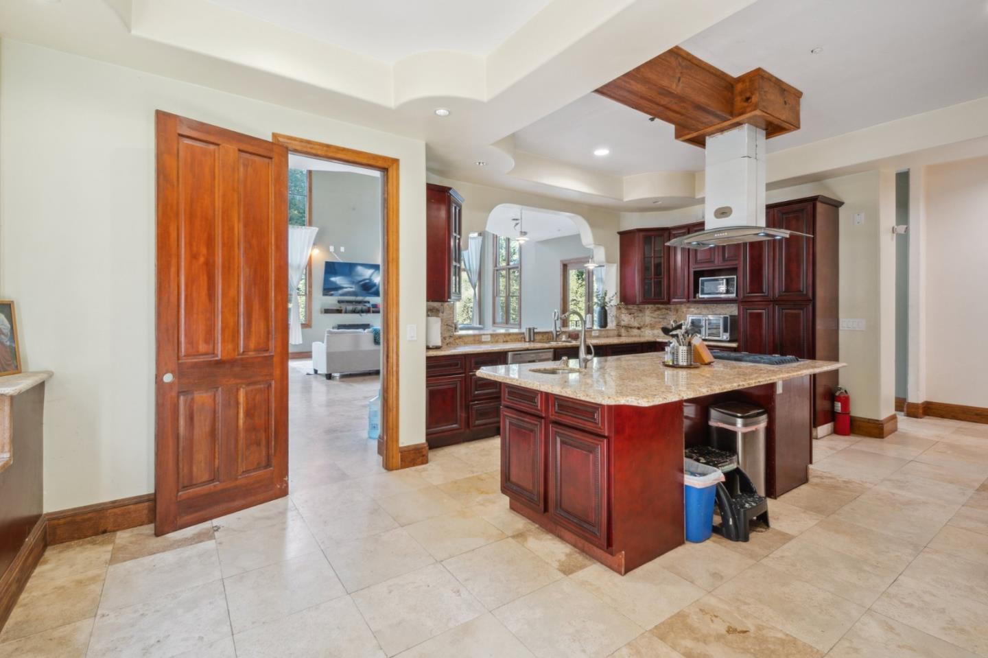 Detail Gallery Image 14 of 51 For 24541 Miller Hill Rd, Los Gatos,  CA 95033 - 5 Beds | 5/1 Baths