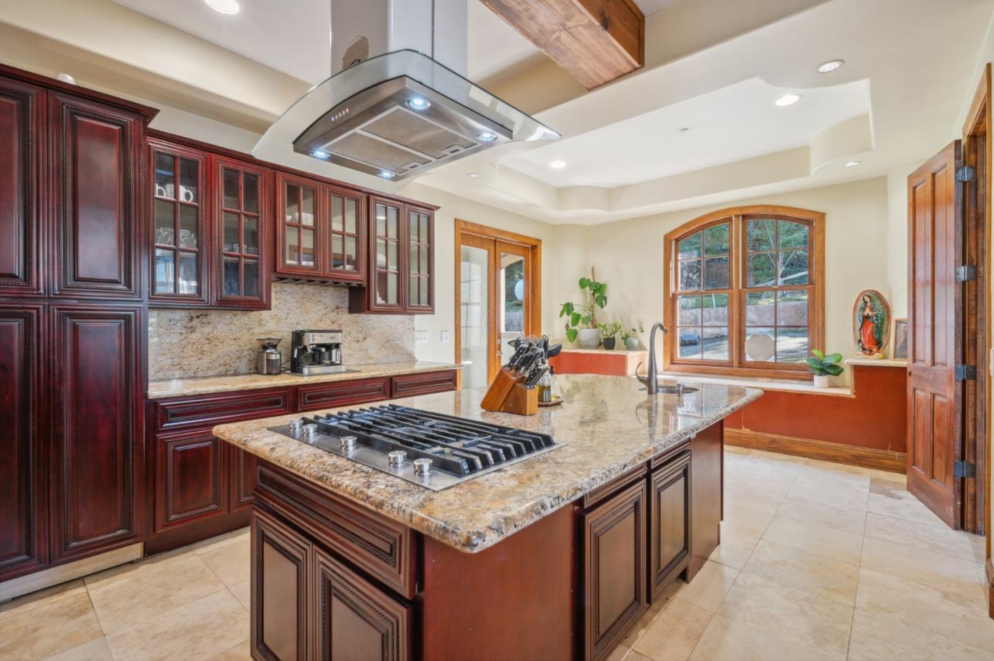 Detail Gallery Image 17 of 51 For 24541 Miller Hill Rd, Los Gatos,  CA 95033 - 5 Beds | 5/1 Baths