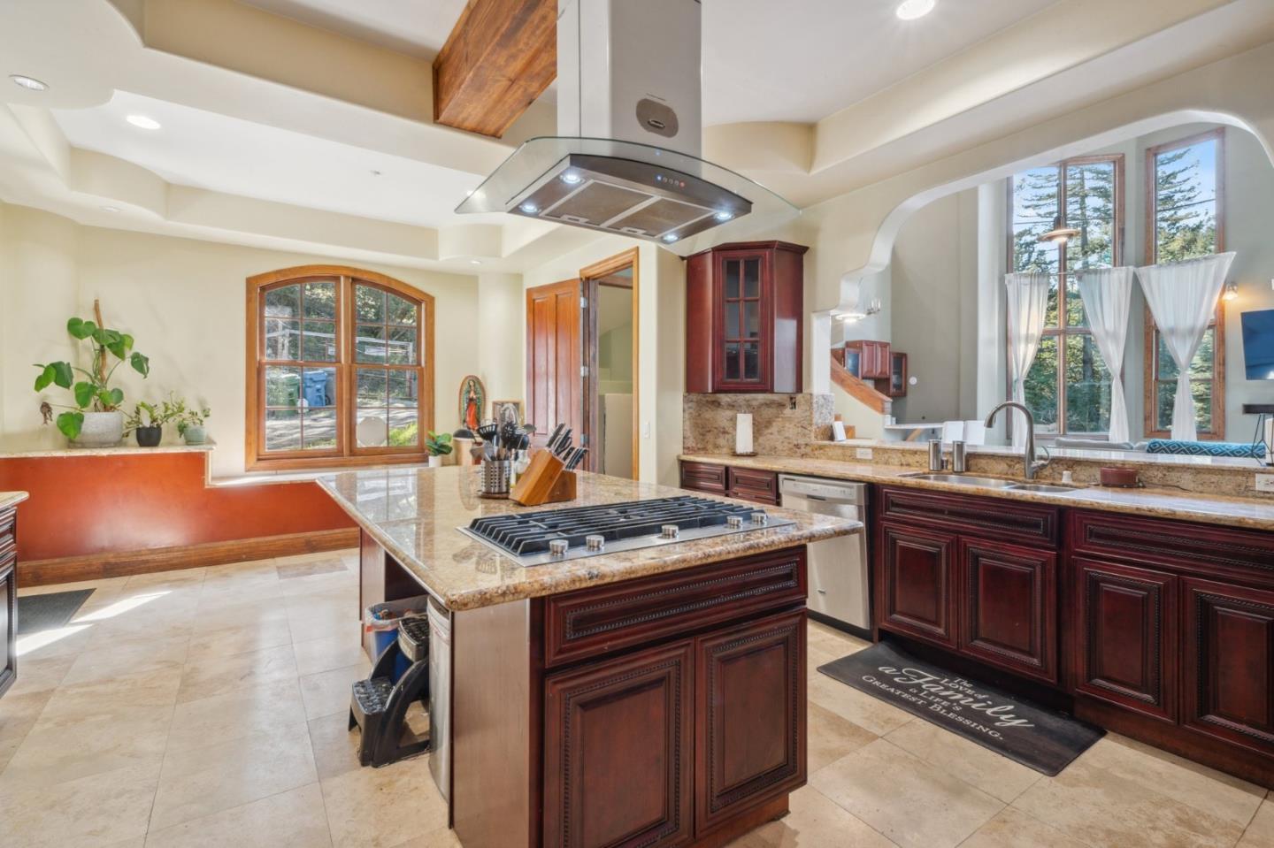 Detail Gallery Image 18 of 51 For 24541 Miller Hill Rd, Los Gatos,  CA 95033 - 5 Beds | 5/1 Baths