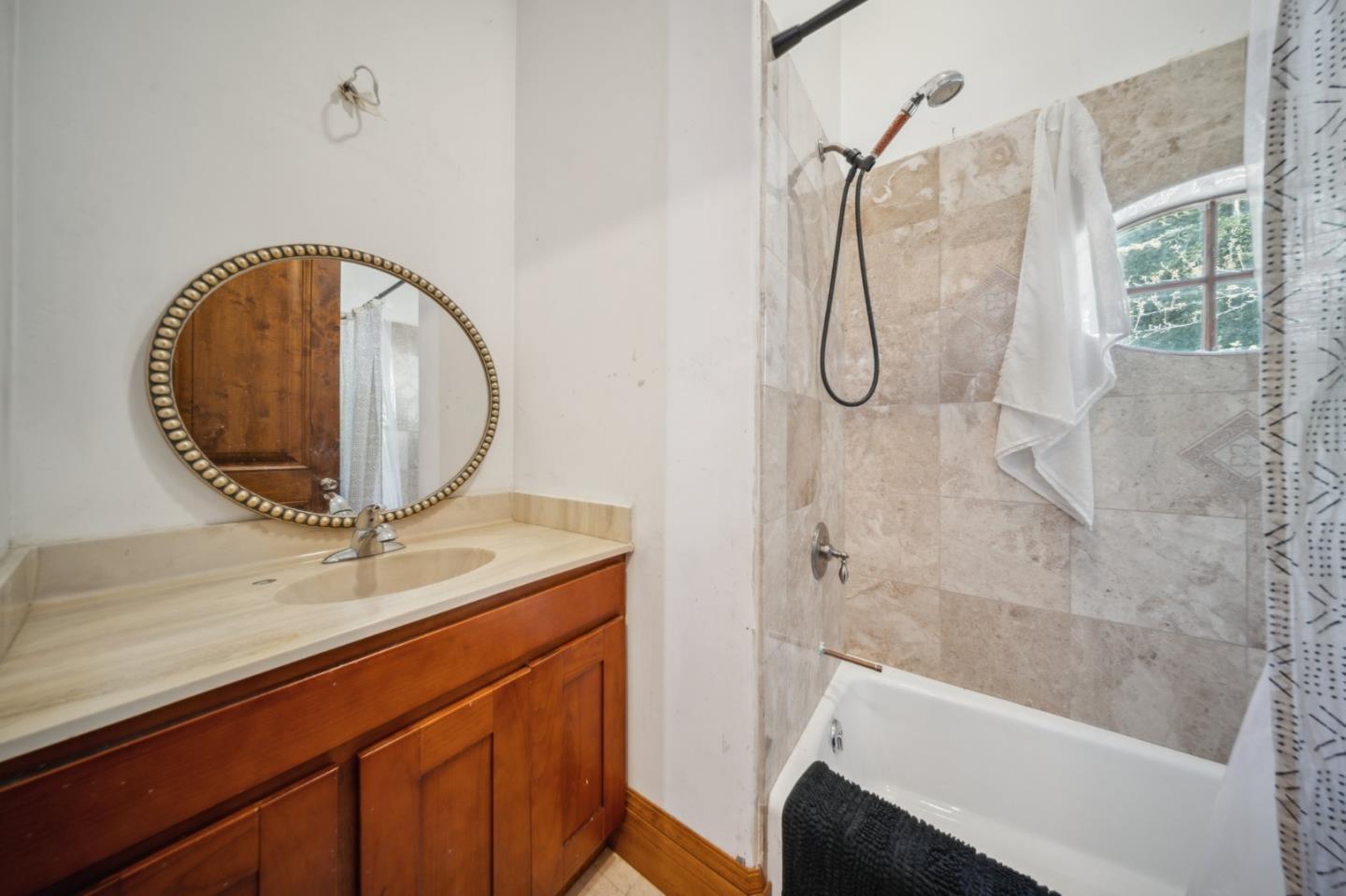 Detail Gallery Image 23 of 51 For 24541 Miller Hill Rd, Los Gatos,  CA 95033 - 5 Beds | 5/1 Baths