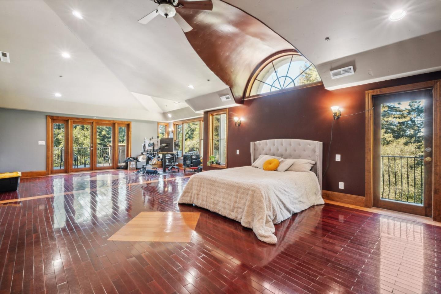 Detail Gallery Image 31 of 51 For 24541 Miller Hill Rd, Los Gatos,  CA 95033 - 5 Beds | 5/1 Baths