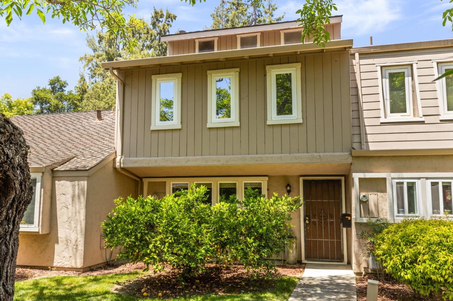 Detail Gallery Image 2 of 26 For 1544 Glenpine Dr, San Jose,  CA 95125 - 3 Beds | 2/1 Baths