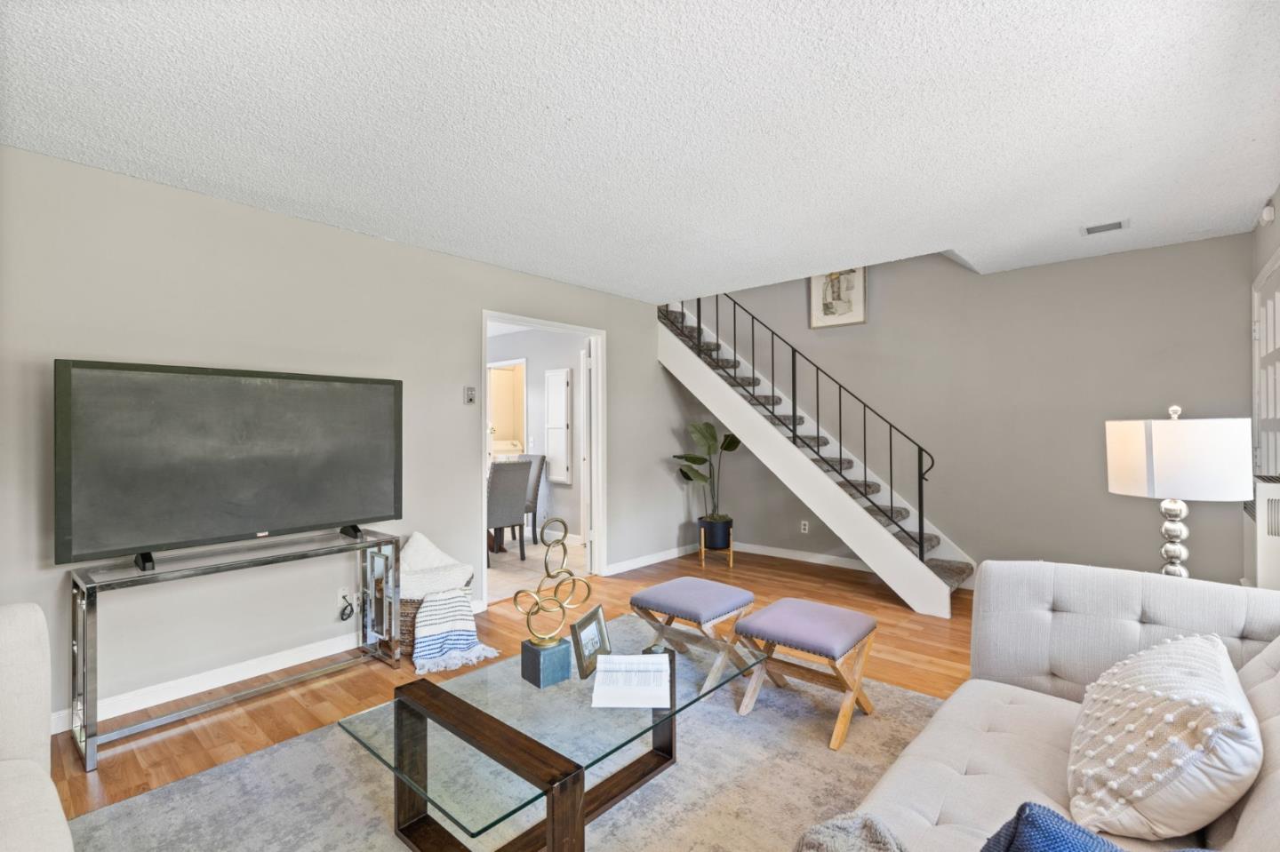 Detail Gallery Image 6 of 26 For 1544 Glenpine Dr, San Jose,  CA 95125 - 3 Beds | 2/1 Baths
