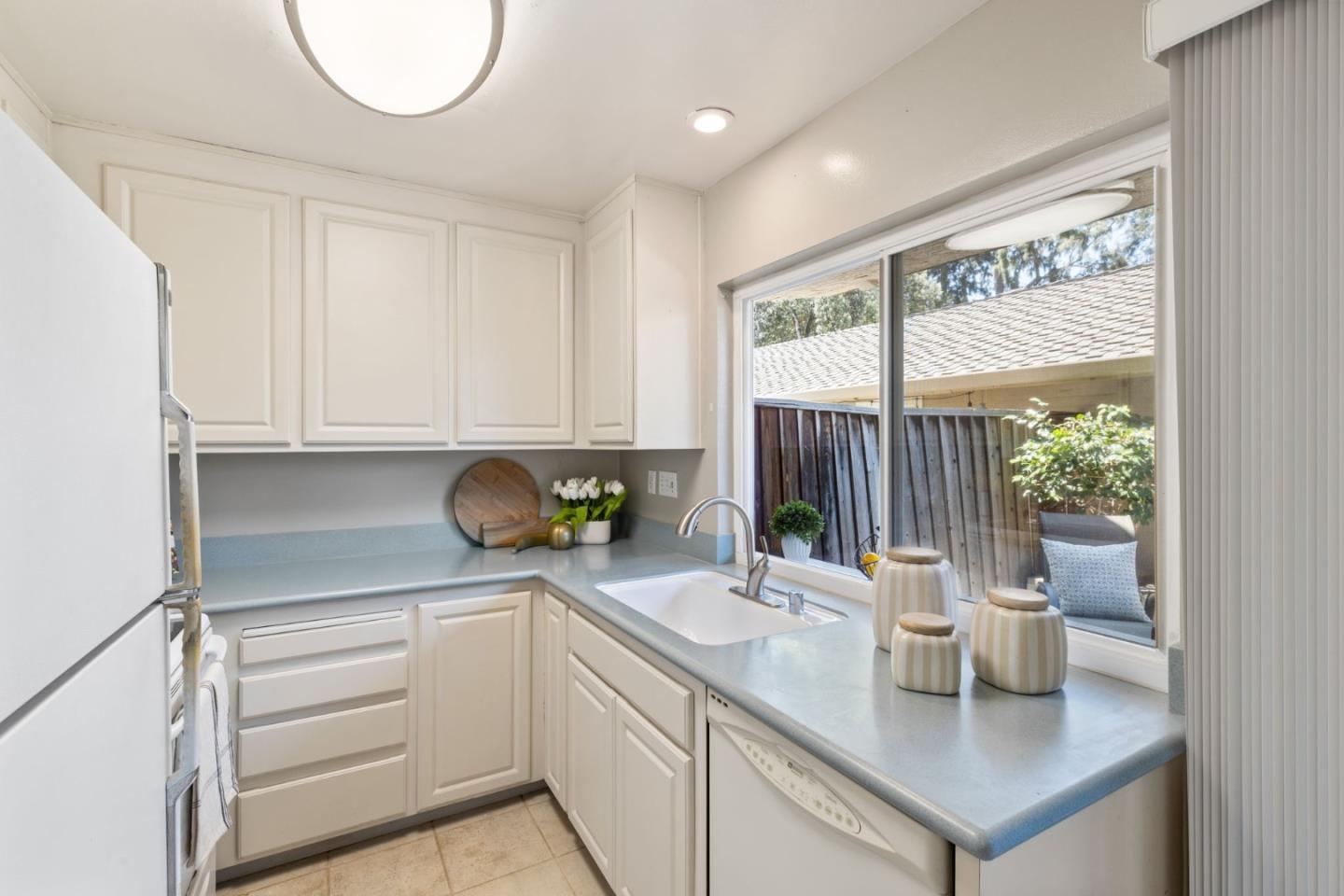 Detail Gallery Image 9 of 26 For 1544 Glenpine Dr, San Jose,  CA 95125 - 3 Beds | 2/1 Baths