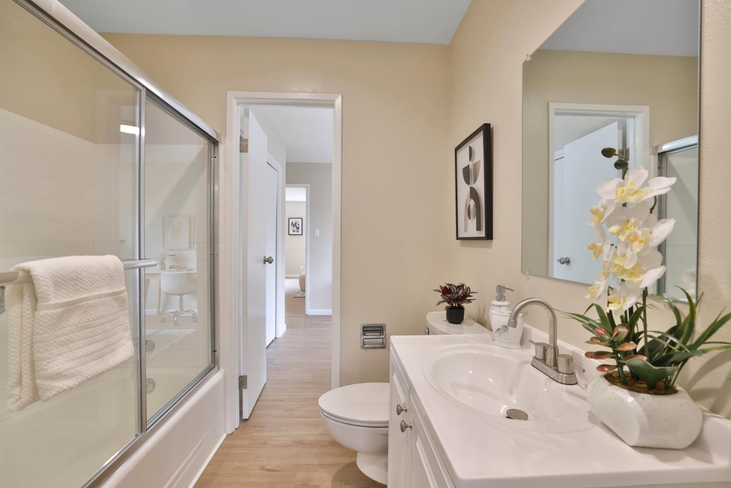 Detail Gallery Image 14 of 40 For 1815 Woodhaven Way, Oakland,  CA 94611 - 6 Beds | 2/2 Baths