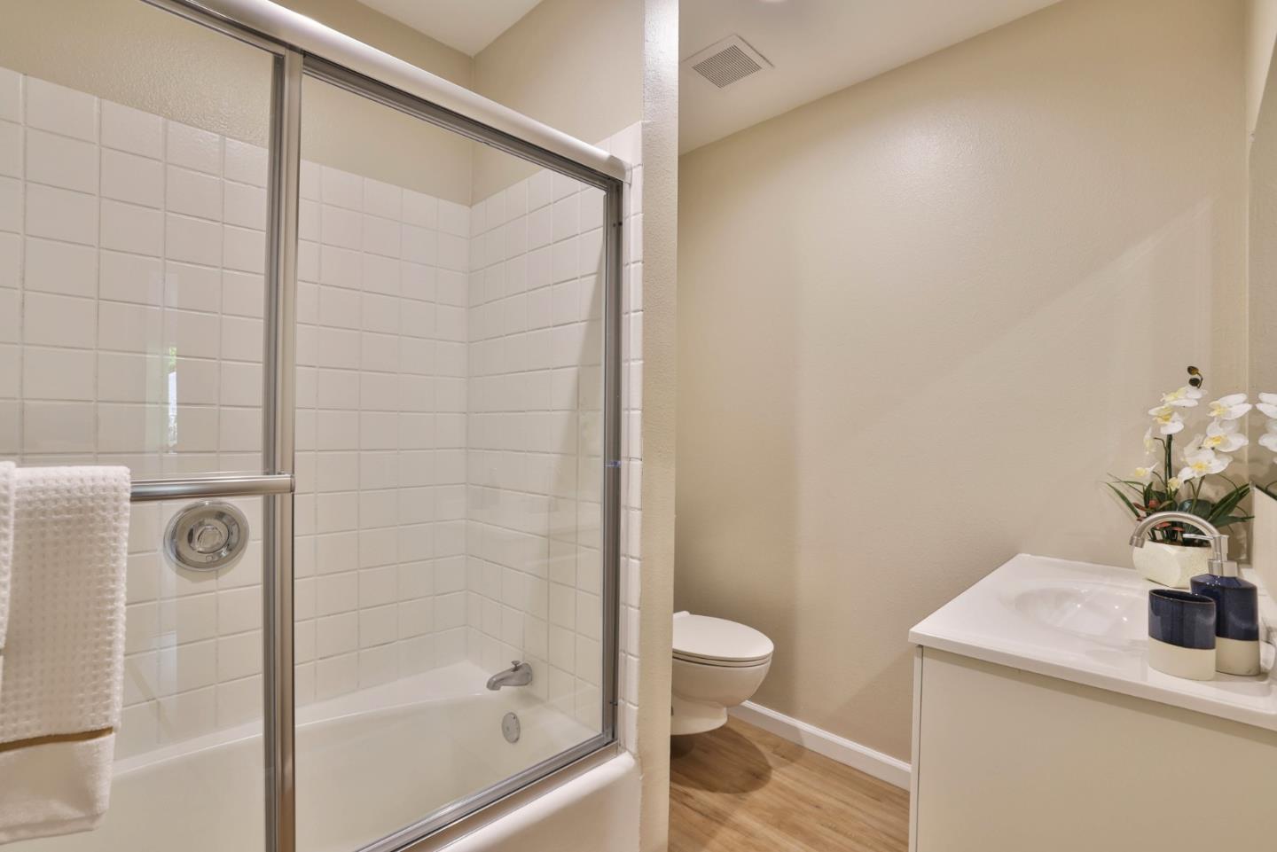 Detail Gallery Image 19 of 40 For 1815 Woodhaven Way, Oakland,  CA 94611 - 6 Beds | 2/2 Baths