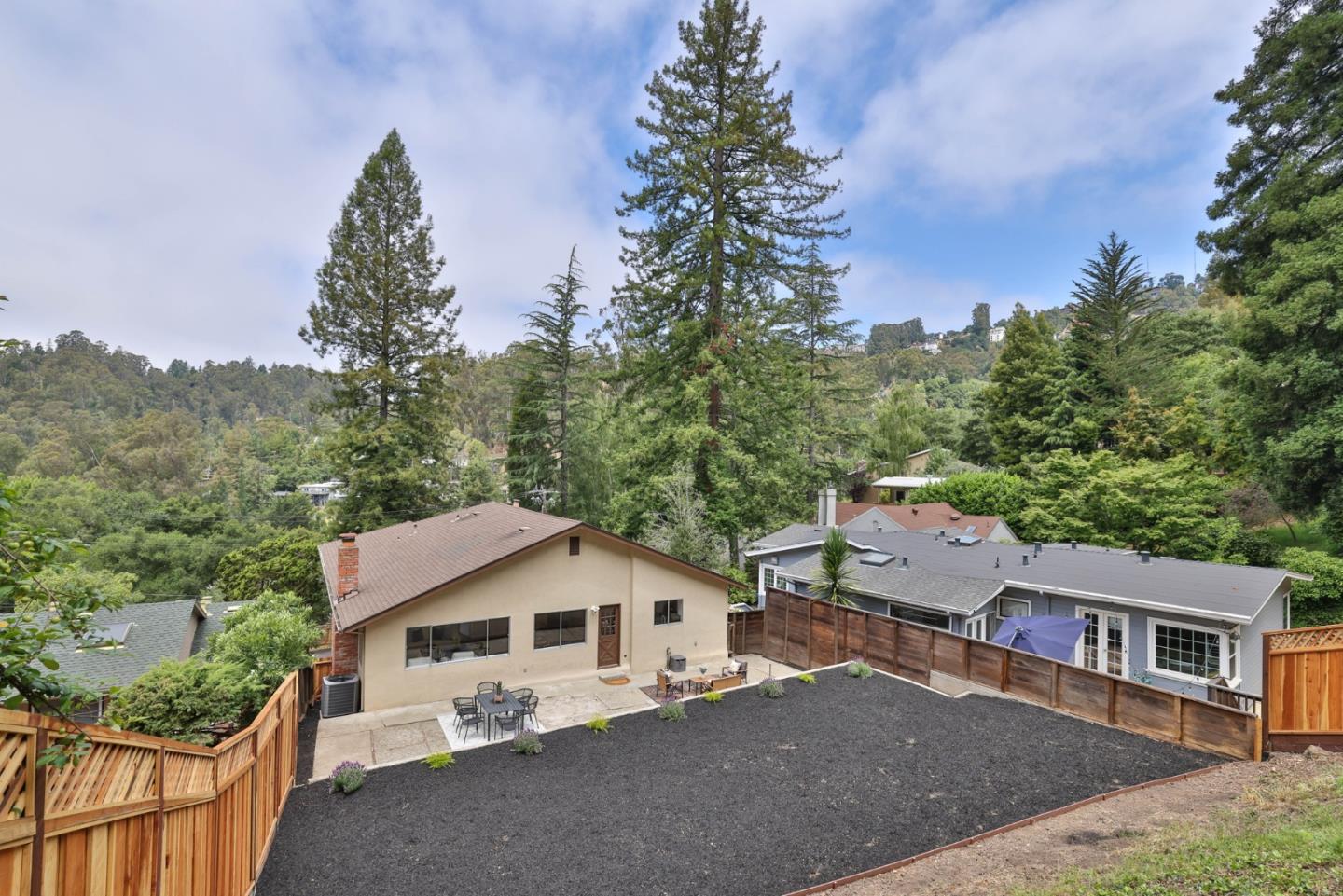 Detail Gallery Image 30 of 40 For 1815 Woodhaven Way, Oakland,  CA 94611 - 6 Beds | 2/2 Baths