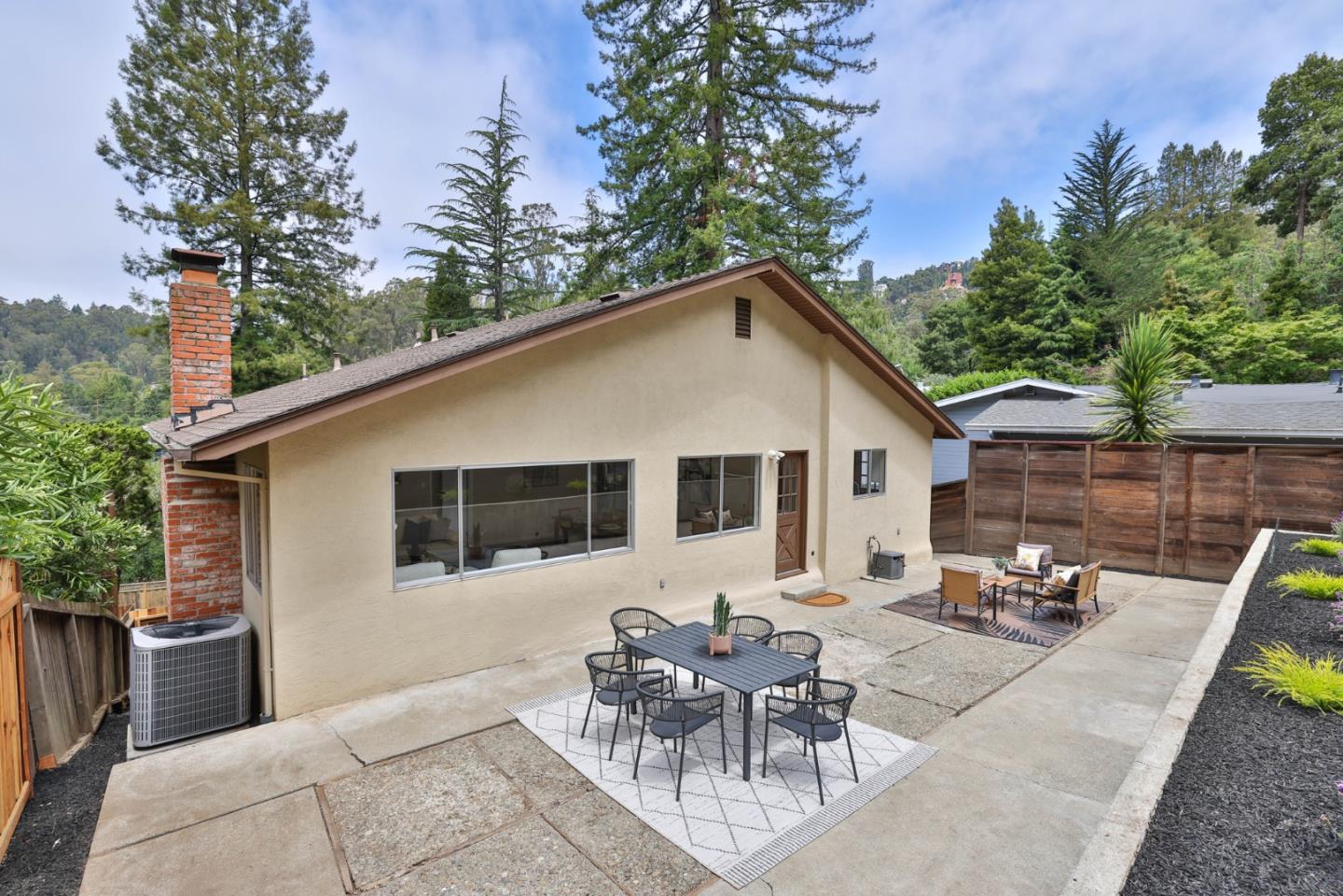 Detail Gallery Image 31 of 40 For 1815 Woodhaven Way, Oakland,  CA 94611 - 6 Beds | 2/2 Baths