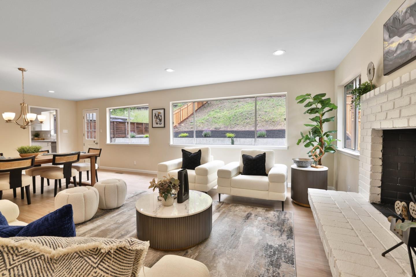 Detail Gallery Image 4 of 40 For 1815 Woodhaven Way, Oakland,  CA 94611 - 6 Beds | 2/2 Baths