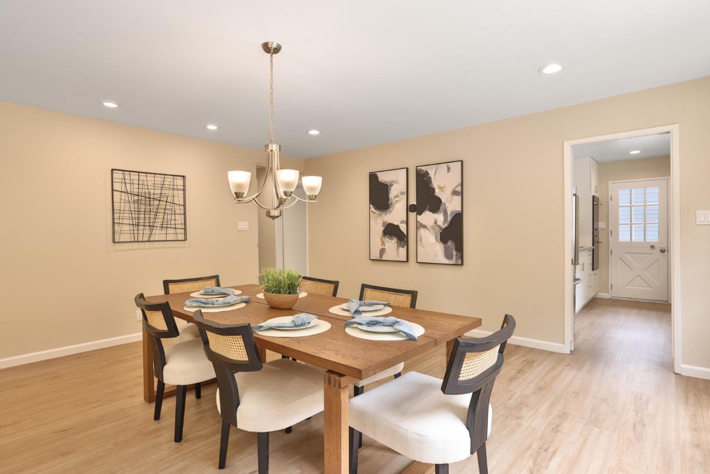 Detail Gallery Image 6 of 40 For 1815 Woodhaven Way, Oakland,  CA 94611 - 6 Beds | 2/2 Baths