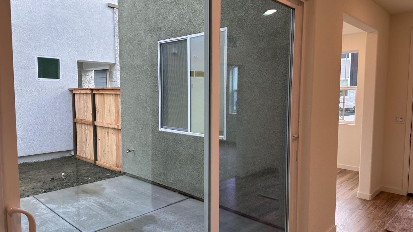 Detail Gallery Image 16 of 47 For 2817 Earthened Walk, Sacramento,  CA 95833 - 4 Beds | 3 Baths
