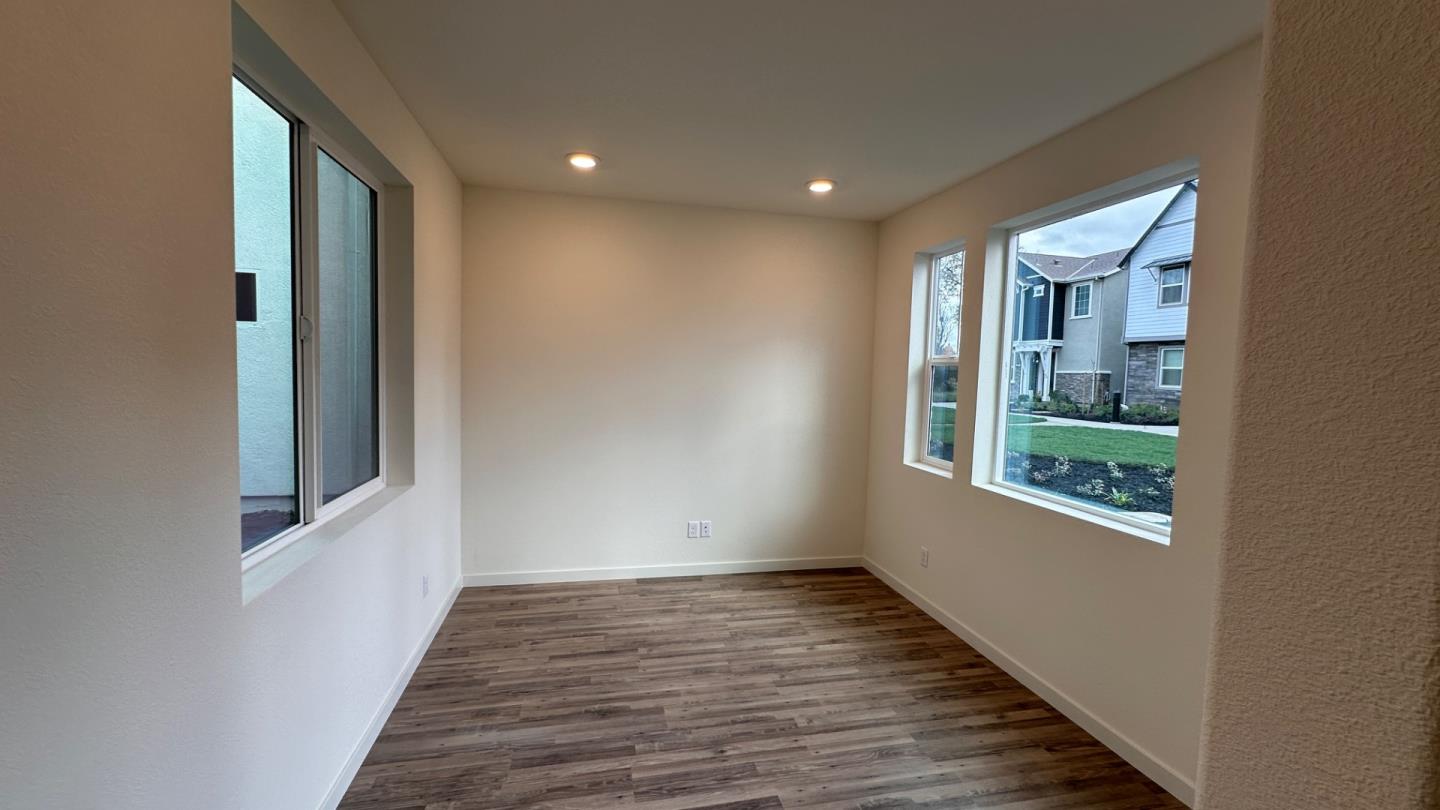 Detail Gallery Image 21 of 47 For 2817 Earthened Walk, Sacramento,  CA 95833 - 4 Beds | 3 Baths