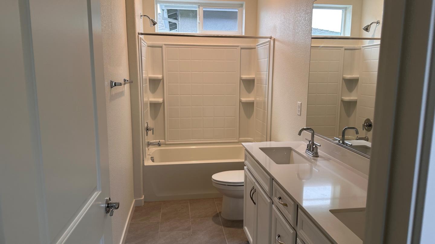 Detail Gallery Image 36 of 47 For 2817 Earthened Walk, Sacramento,  CA 95833 - 4 Beds | 3 Baths