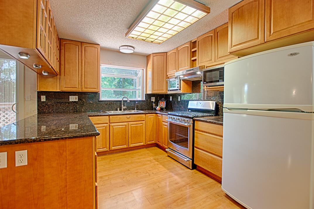 Detail Gallery Image 9 of 29 For 41 Grandview Ave, Felton,  CA 95018 - 4 Beds | 2/1 Baths