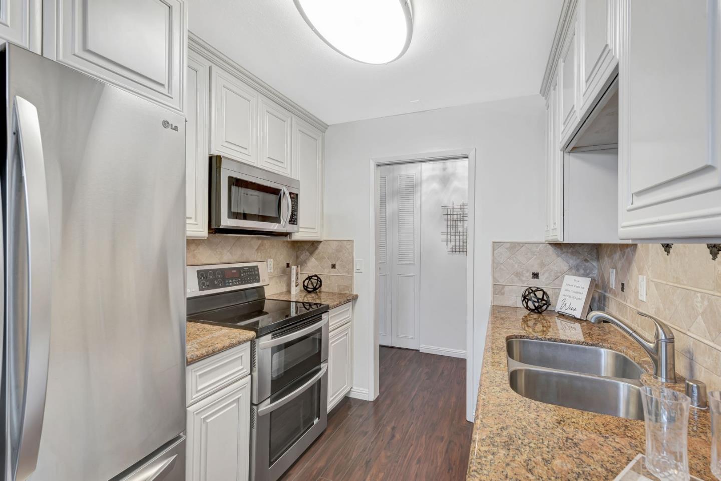 Detail Gallery Image 12 of 33 For 1898 Meridian Ave #20,  San Jose,  CA 95125 - 2 Beds | 2 Baths