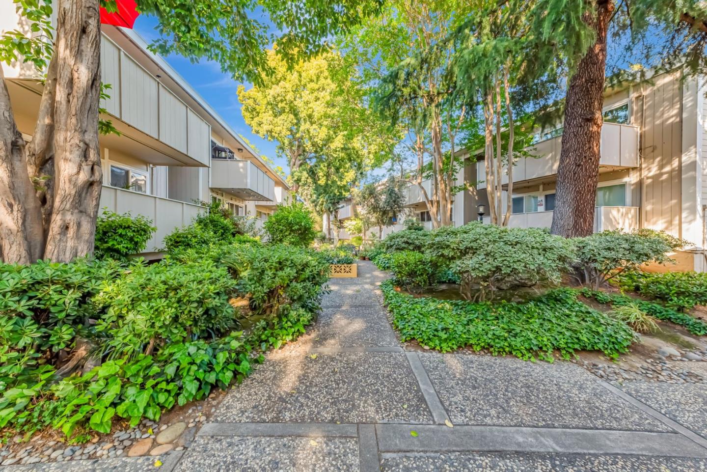 Detail Gallery Image 27 of 33 For 1898 Meridian Ave #20,  San Jose,  CA 95125 - 2 Beds | 2 Baths
