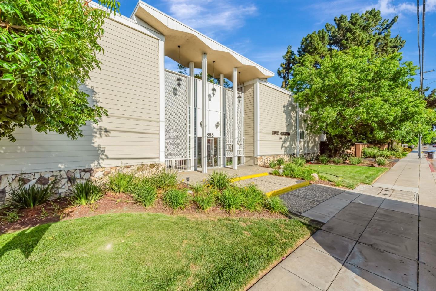 Detail Gallery Image 3 of 33 For 1898 Meridian Ave #20,  San Jose,  CA 95125 - 2 Beds | 2 Baths