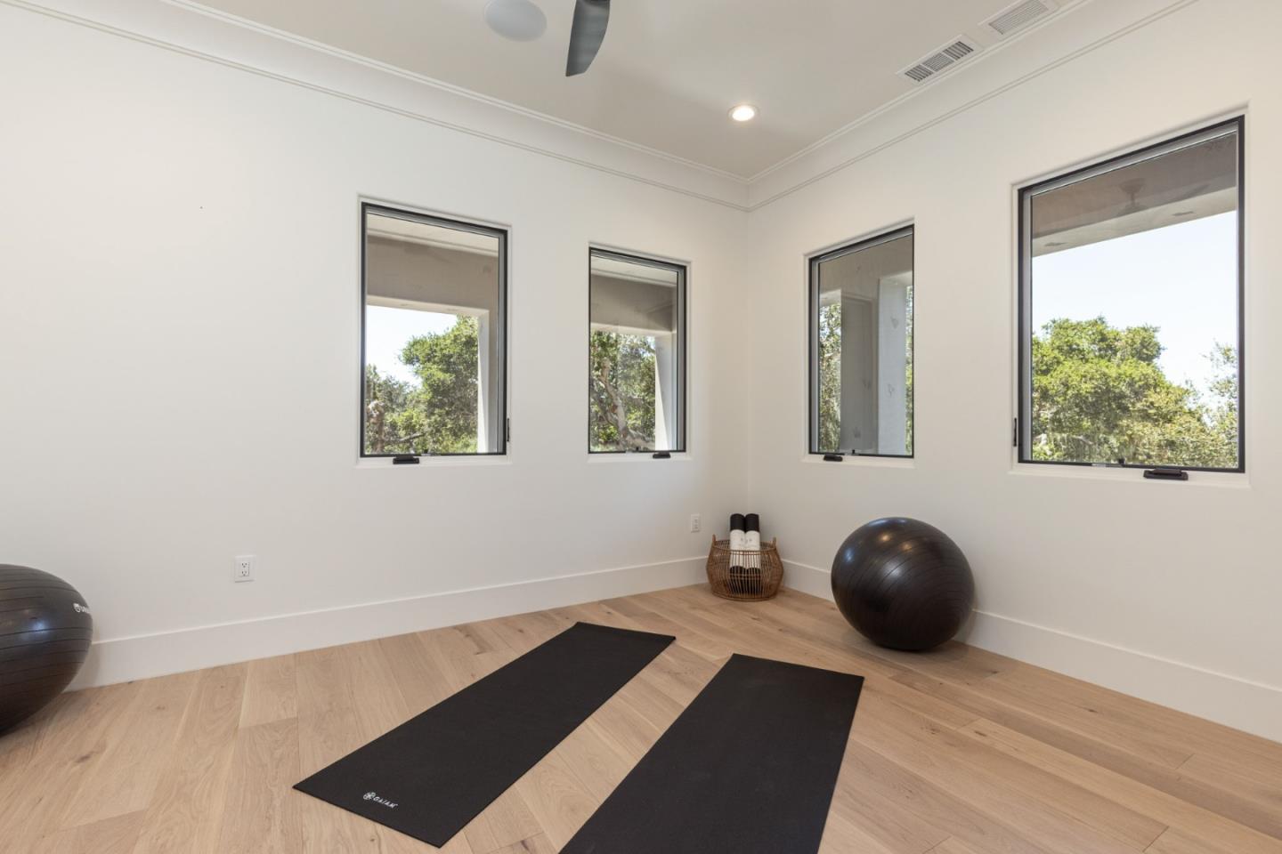 Detail Gallery Image 27 of 44 For 8220 Manjares Rd, Monterey,  CA 93940 - 4 Beds | 4/3 Baths
