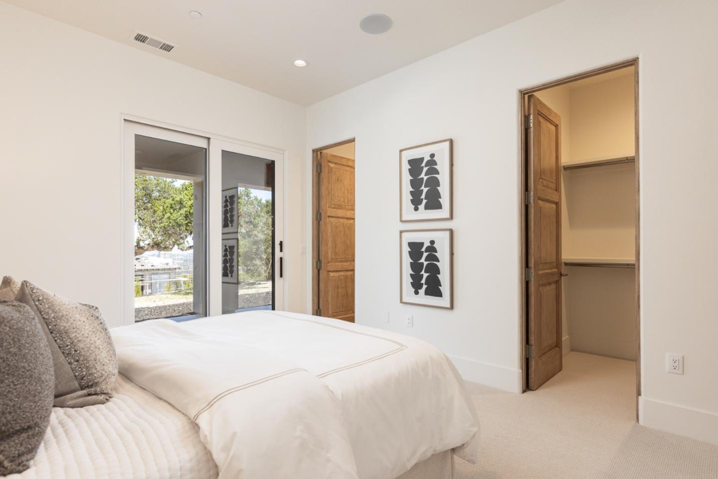 Detail Gallery Image 32 of 44 For 8220 Manjares Rd, Monterey,  CA 93940 - 4 Beds | 4/3 Baths