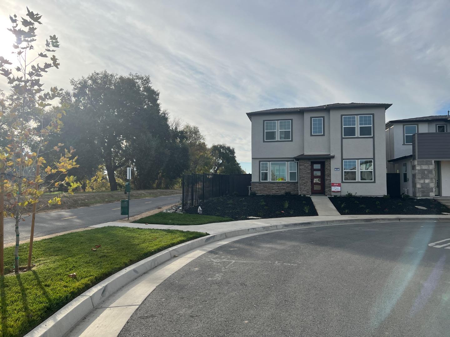 Detail Gallery Image 1 of 43 For 2800 High Tide Ave, Sacramento,  CA 95833 - 4 Beds | 3 Baths