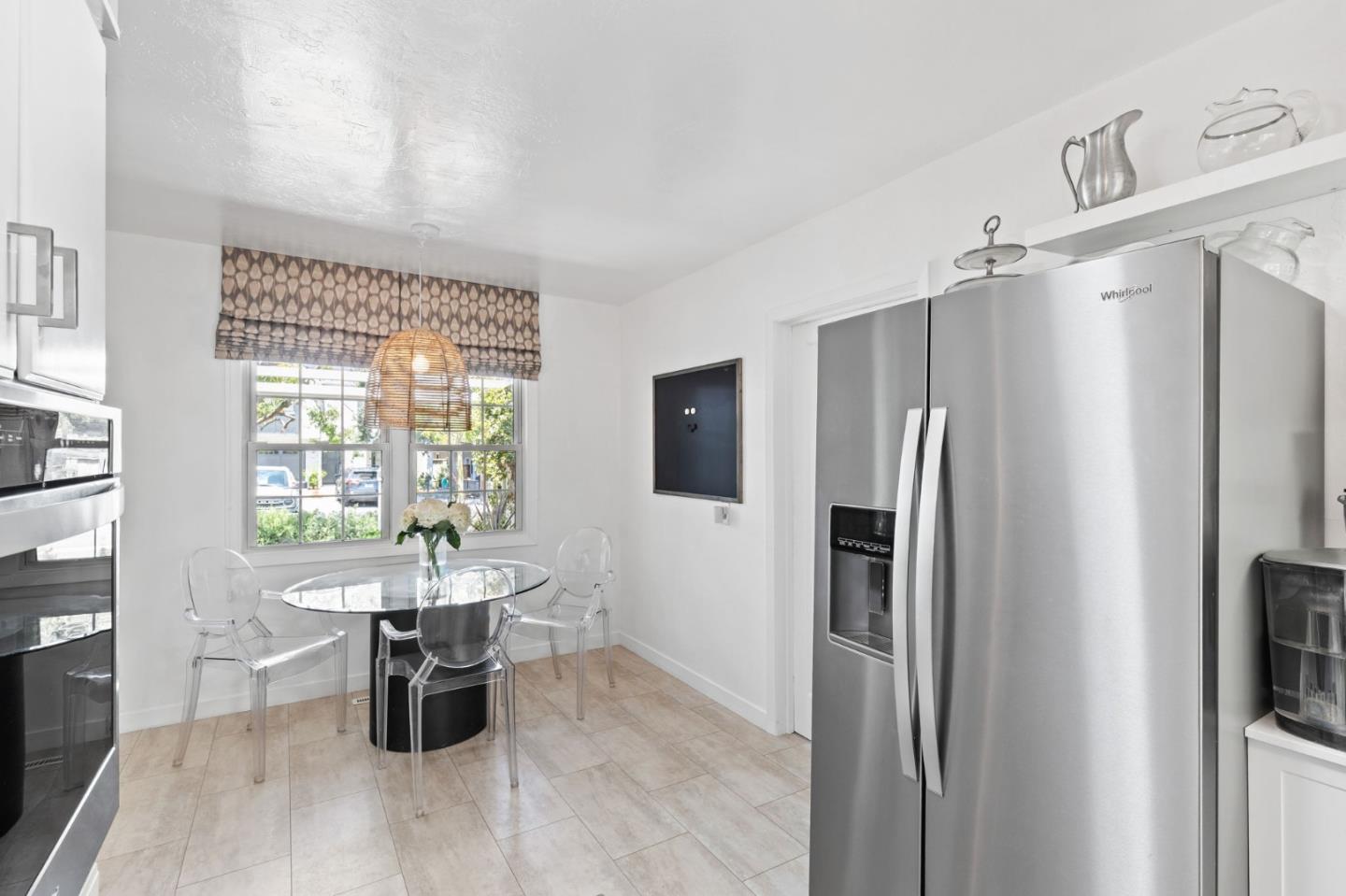 Detail Gallery Image 11 of 27 For 2061 Oakley Ave, Menlo Park,  CA 94025 - 3 Beds | 2 Baths