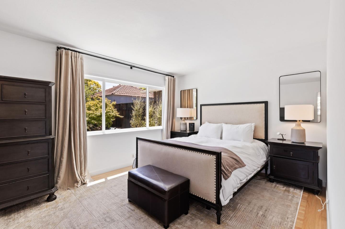 Detail Gallery Image 12 of 27 For 2061 Oakley Ave, Menlo Park,  CA 94025 - 3 Beds | 2 Baths