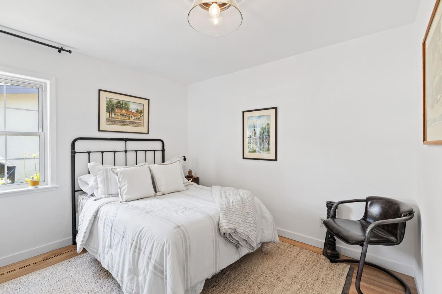 Detail Gallery Image 16 of 27 For 2061 Oakley Ave, Menlo Park,  CA 94025 - 3 Beds | 2 Baths