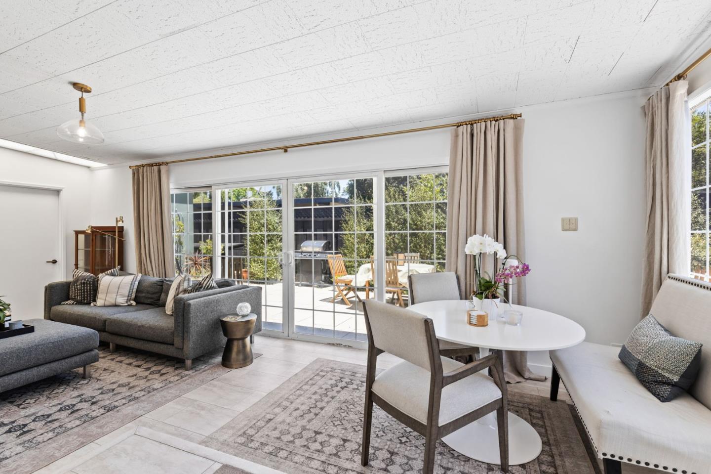 Detail Gallery Image 18 of 27 For 2061 Oakley Ave, Menlo Park,  CA 94025 - 3 Beds | 2 Baths