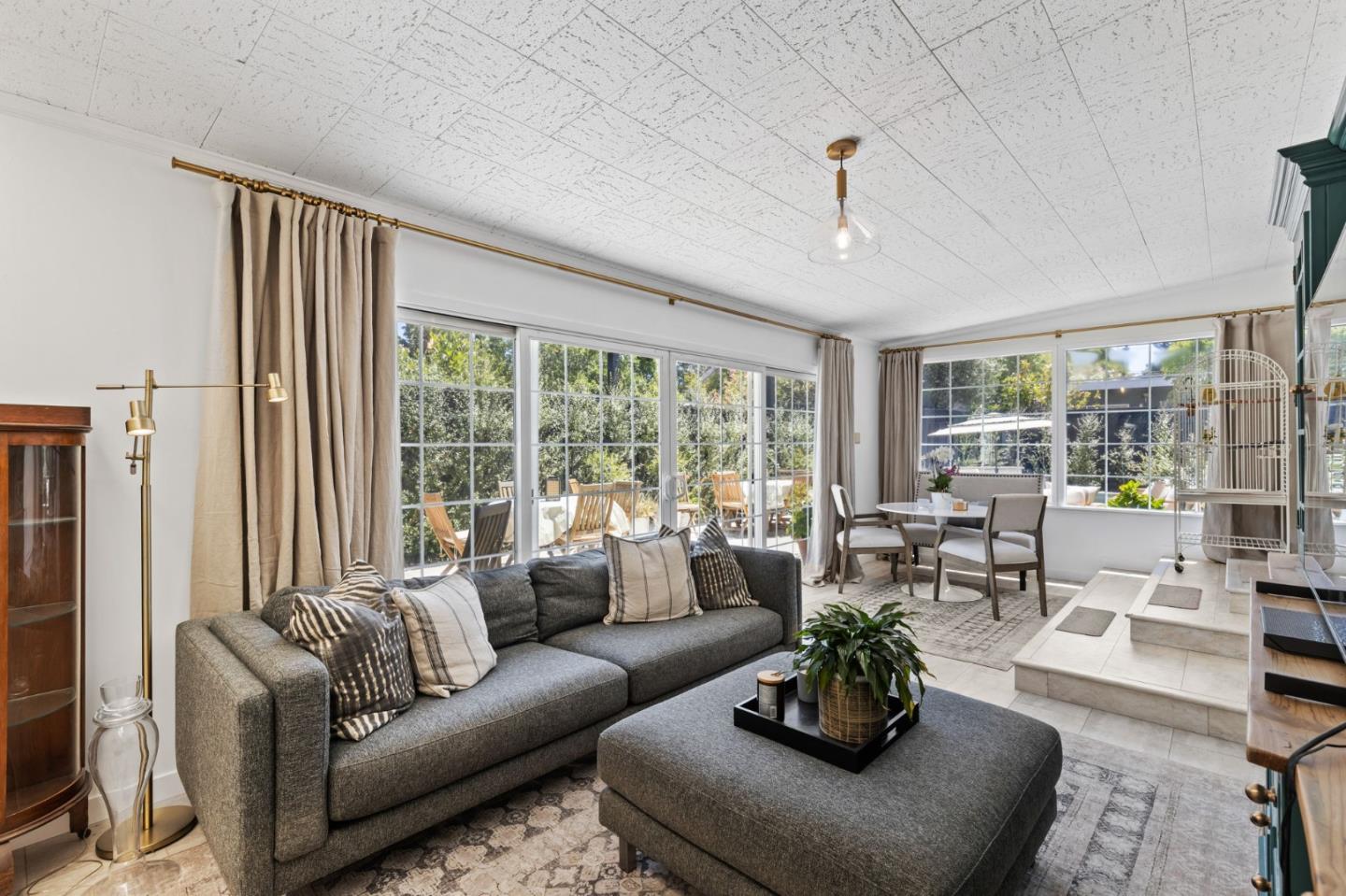Detail Gallery Image 19 of 27 For 2061 Oakley Ave, Menlo Park,  CA 94025 - 3 Beds | 2 Baths