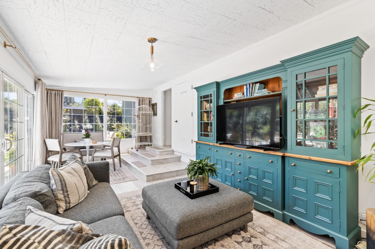 Detail Gallery Image 20 of 27 For 2061 Oakley Ave, Menlo Park,  CA 94025 - 3 Beds | 2 Baths