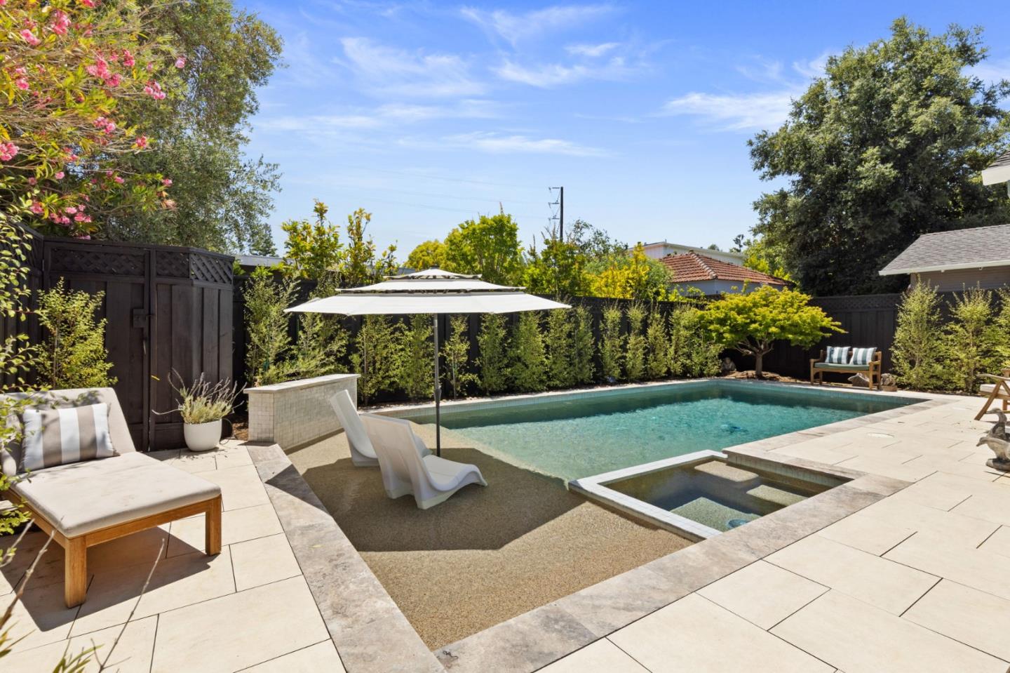 Detail Gallery Image 23 of 27 For 2061 Oakley Ave, Menlo Park,  CA 94025 - 3 Beds | 2 Baths