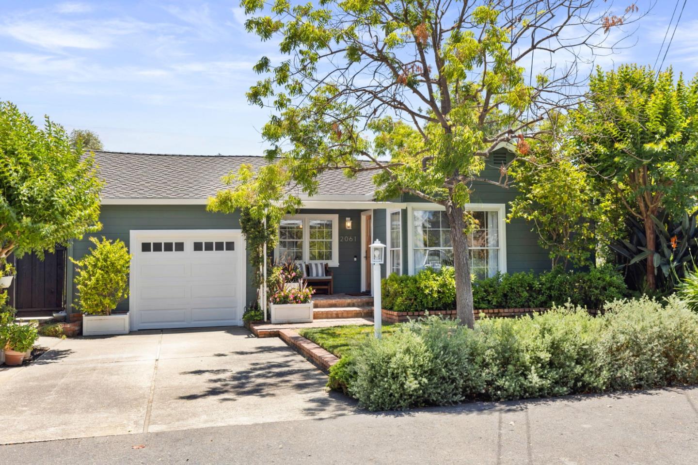 Detail Gallery Image 26 of 27 For 2061 Oakley Ave, Menlo Park,  CA 94025 - 3 Beds | 2 Baths