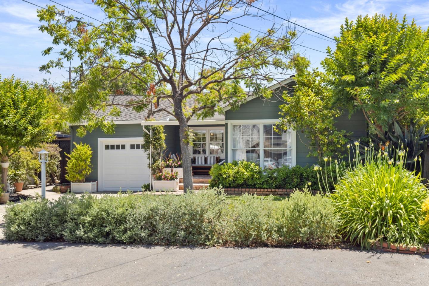 Detail Gallery Image 27 of 27 For 2061 Oakley Ave, Menlo Park,  CA 94025 - 3 Beds | 2 Baths
